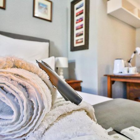 Sunbury Bed And Breakfast โจฮันเนสเบิร์ก ภายนอก รูปภาพ