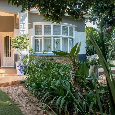 Sunbury Bed And Breakfast โจฮันเนสเบิร์ก ภายนอก รูปภาพ