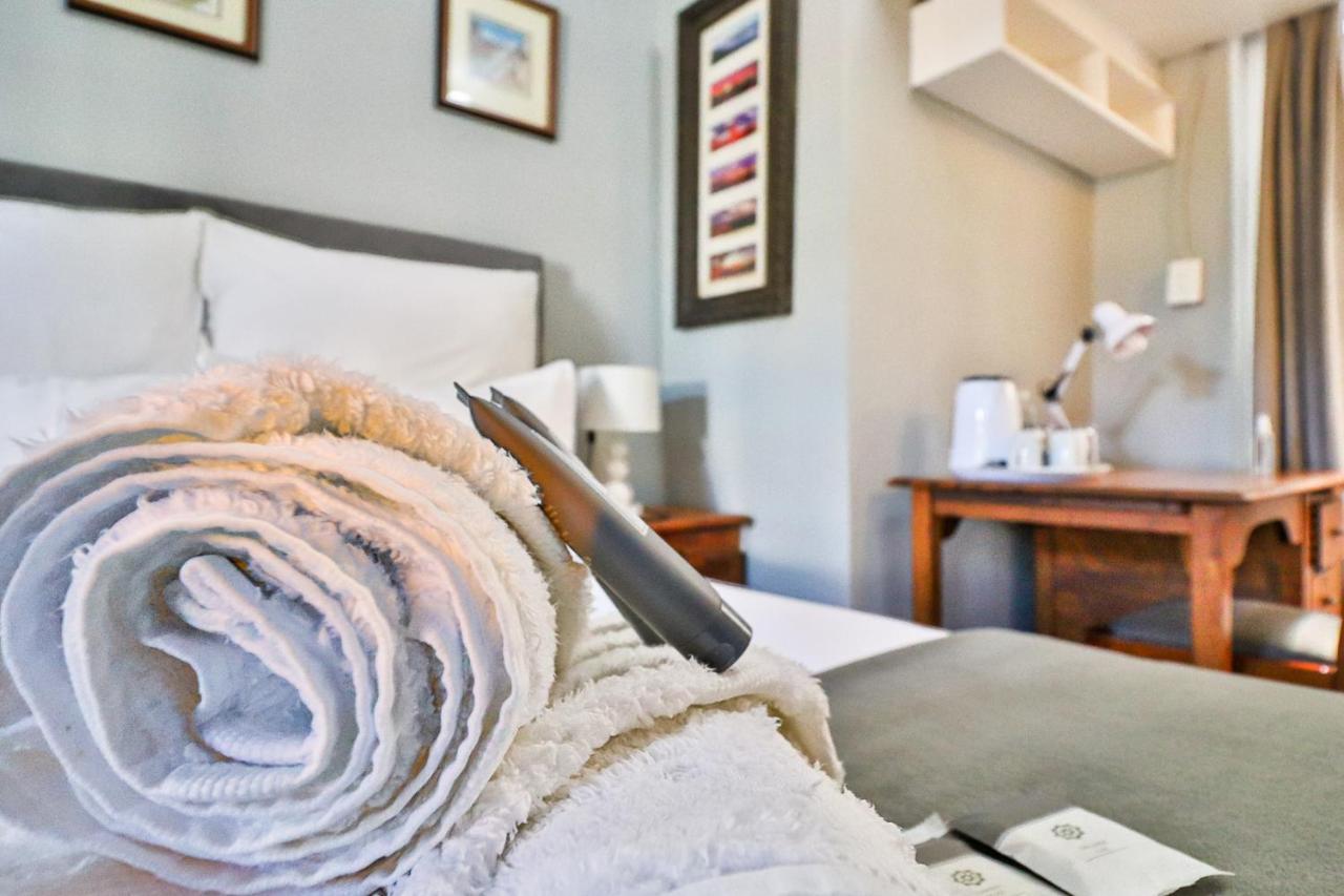 Sunbury Bed And Breakfast โจฮันเนสเบิร์ก ภายนอก รูปภาพ