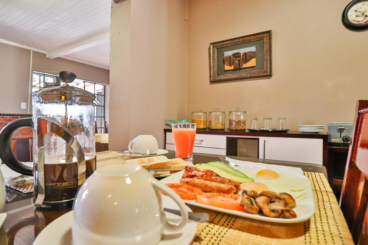 Sunbury Bed And Breakfast โจฮันเนสเบิร์ก ภายนอก รูปภาพ