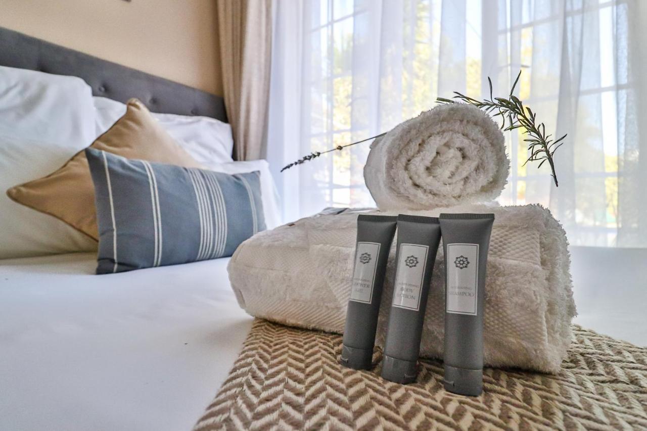 Sunbury Bed And Breakfast โจฮันเนสเบิร์ก ภายนอก รูปภาพ