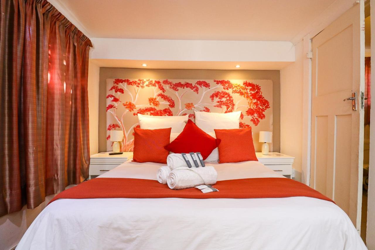 Sunbury Bed And Breakfast โจฮันเนสเบิร์ก ภายนอก รูปภาพ