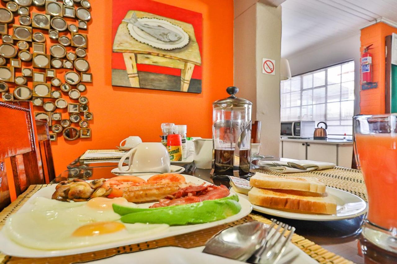 Sunbury Bed And Breakfast โจฮันเนสเบิร์ก ภายนอก รูปภาพ