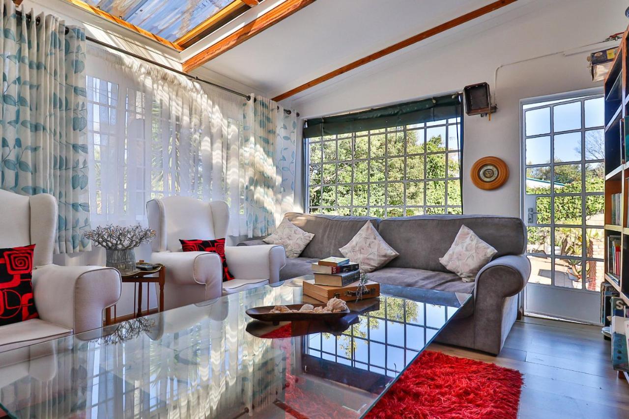 Sunbury Bed And Breakfast โจฮันเนสเบิร์ก ภายนอก รูปภาพ