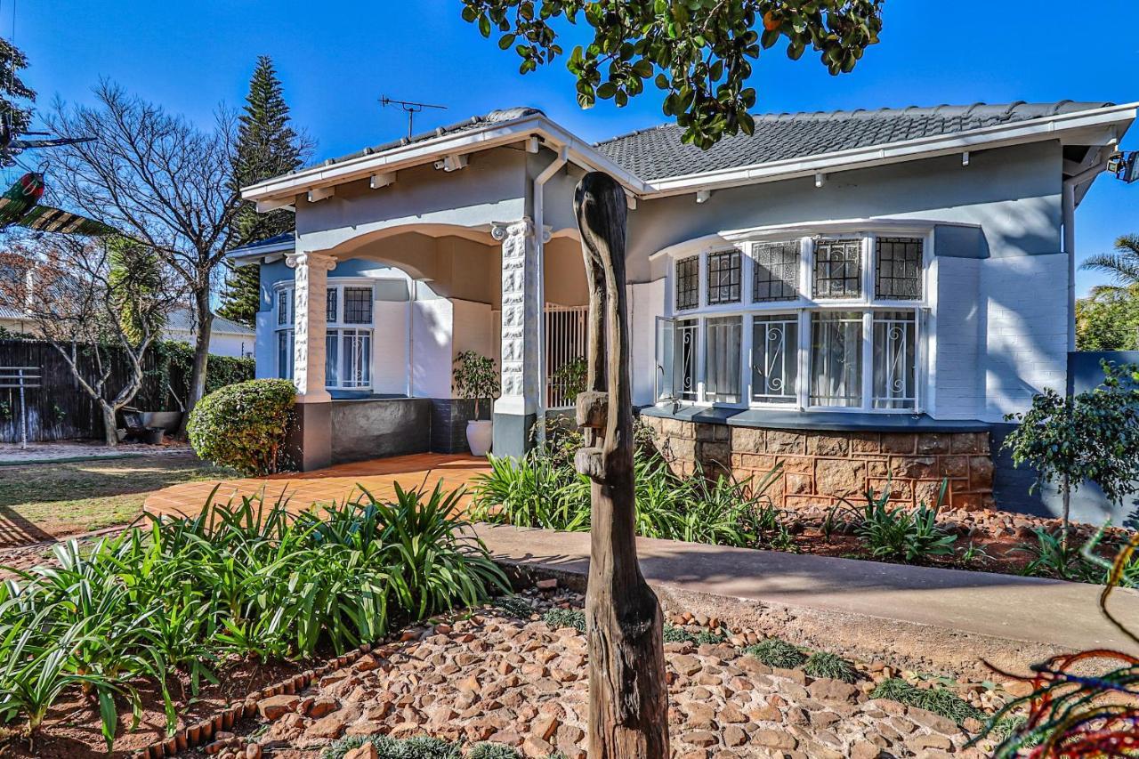 Sunbury Bed And Breakfast โจฮันเนสเบิร์ก ภายนอก รูปภาพ