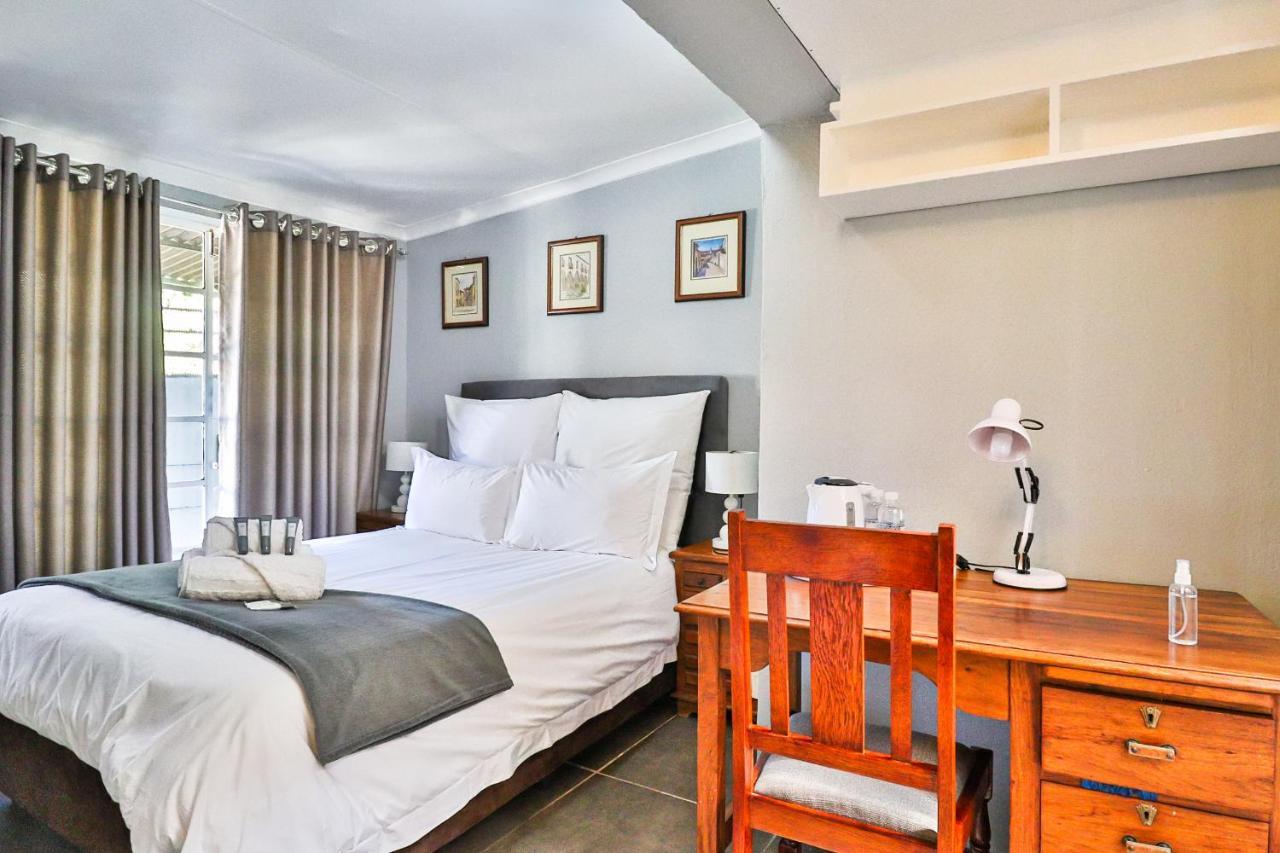 Sunbury Bed And Breakfast โจฮันเนสเบิร์ก ภายนอก รูปภาพ